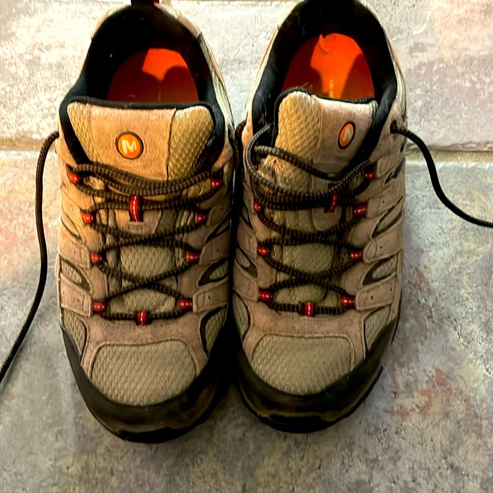 Men’s Merrell boots low cut